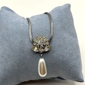 Vintage Pearl Drop Rhinestone Necklace 18” Pendant Herringbone Chain Silver Tone